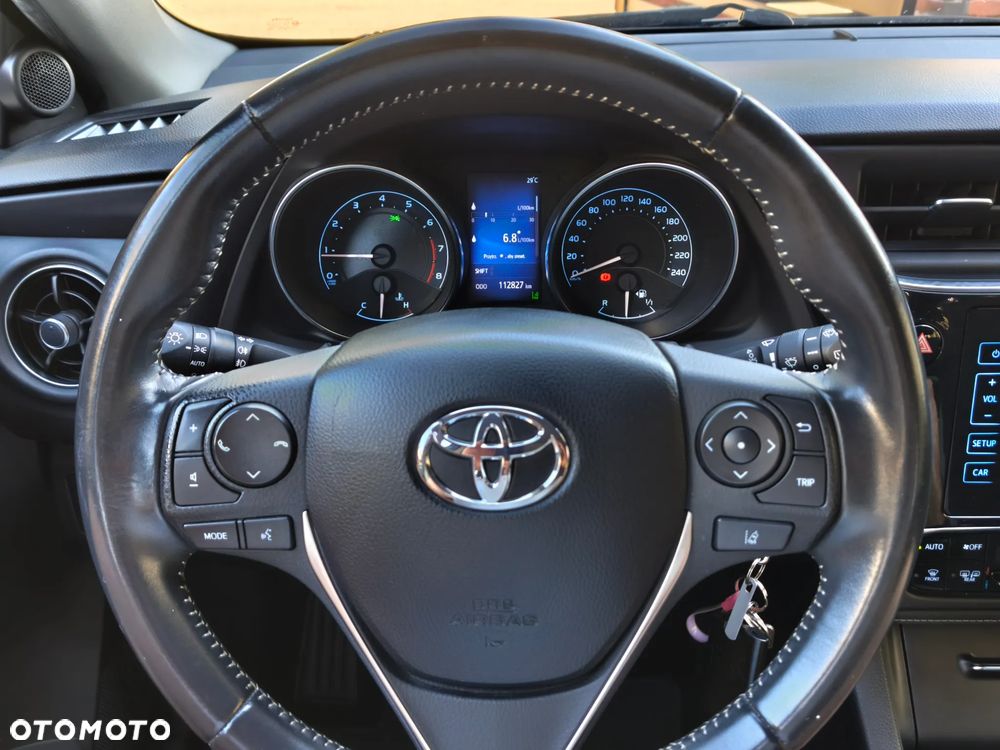 Toyota Auris 1.6 Premium - 5