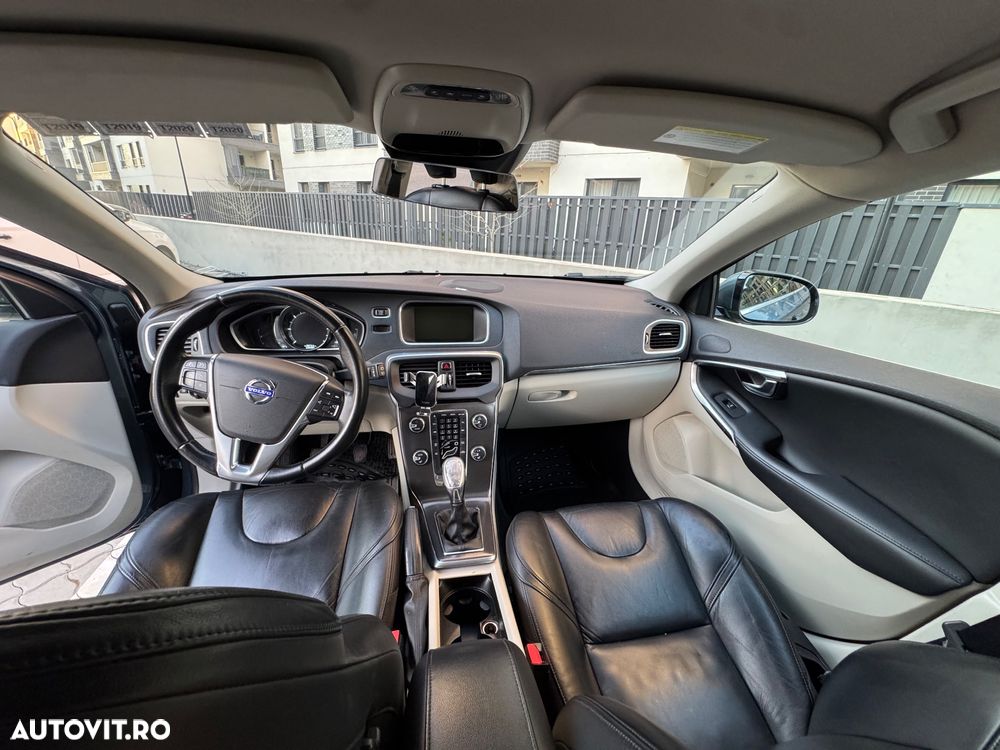 Volvo V40 D2 Summum - 2