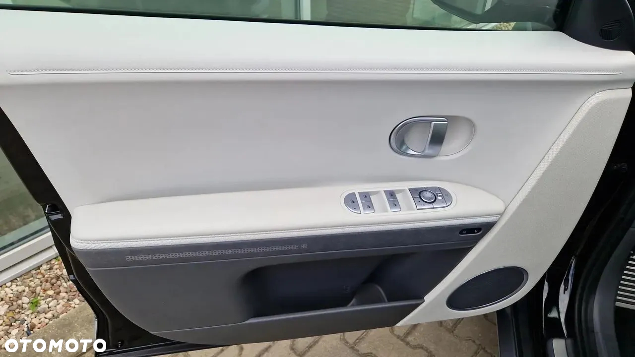 Hyundai IONIQ - 23