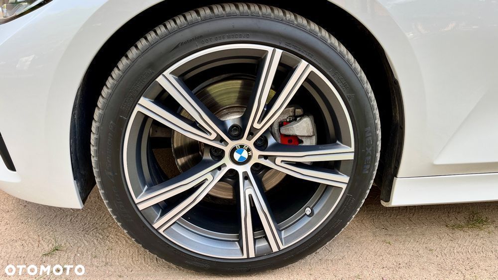BMW Seria 3 330i Sport Line - 13
