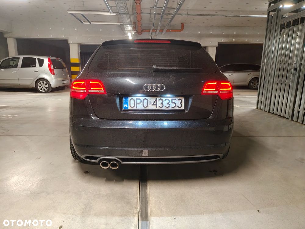 Audi A3 Sportback 2.0 TDI DPF Ambiente S tronic - 5