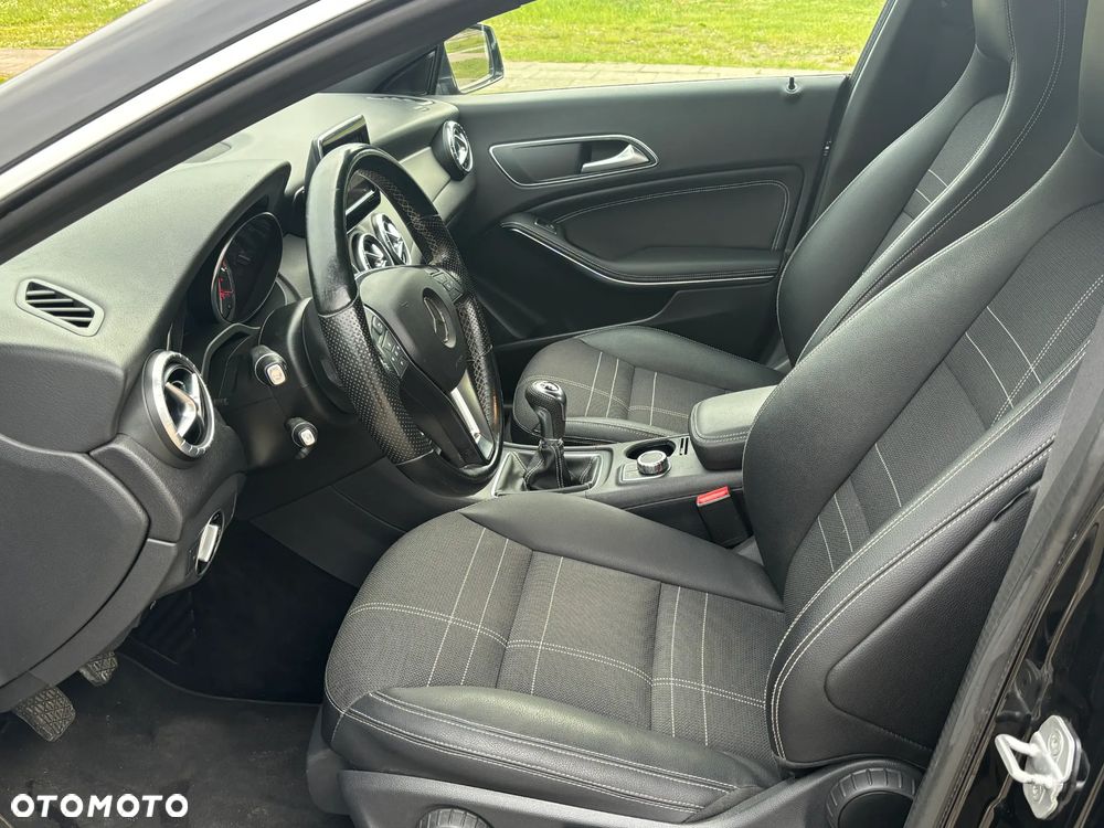 Mercedes-Benz CLA 180 StreetStyle - 16