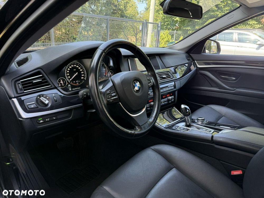 BMW Seria 5 530d Sport-Aut - 40