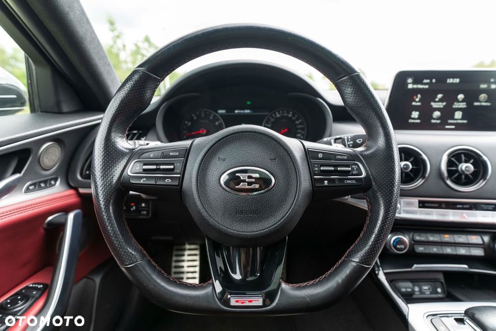 Kia Stinger - 13
