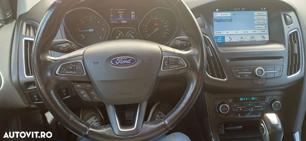 Ford Focus 2.0 TDCI Powershift Titanium - 14