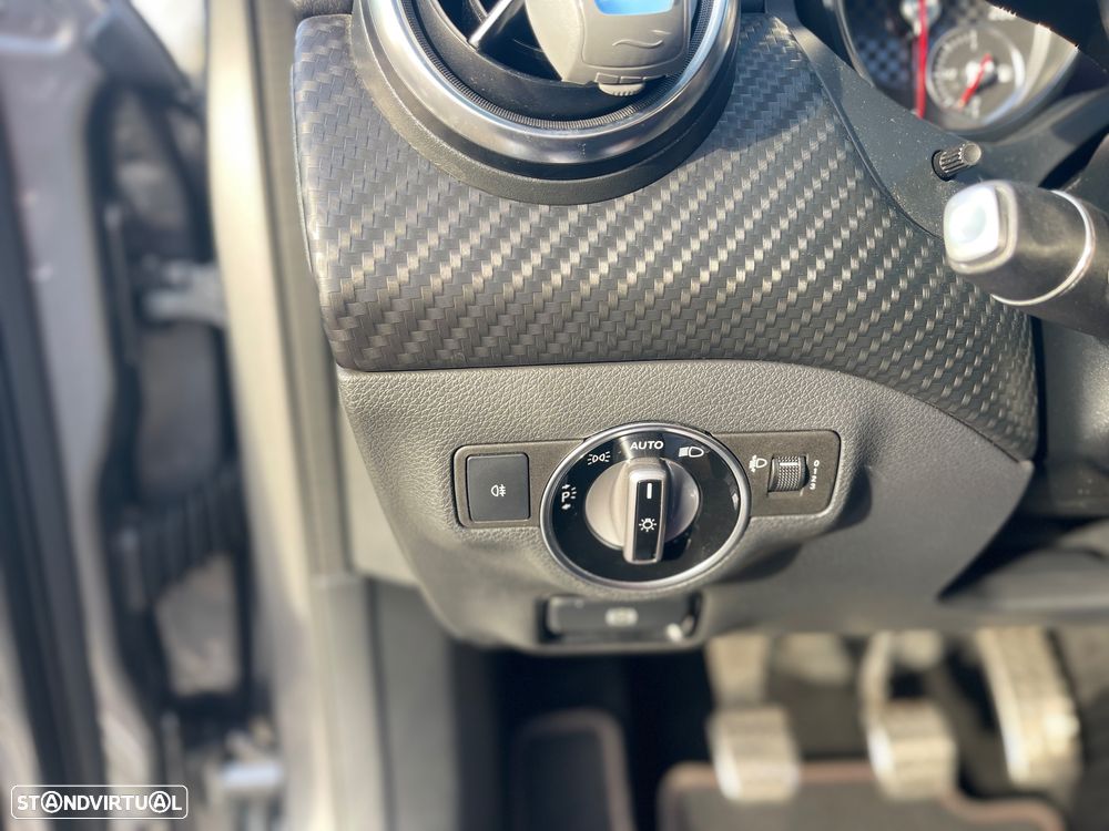 Mercedes-Benz A 180 d AMG Line - 11