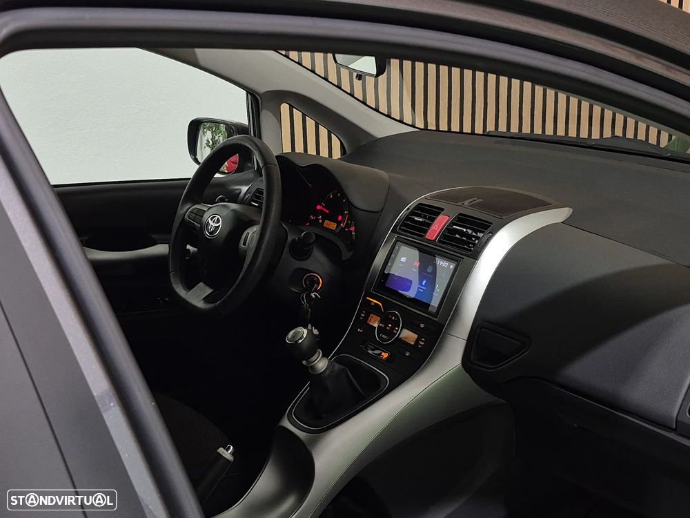 Toyota Auris 1.4 D-4D Exclusive+P.Sport - 21