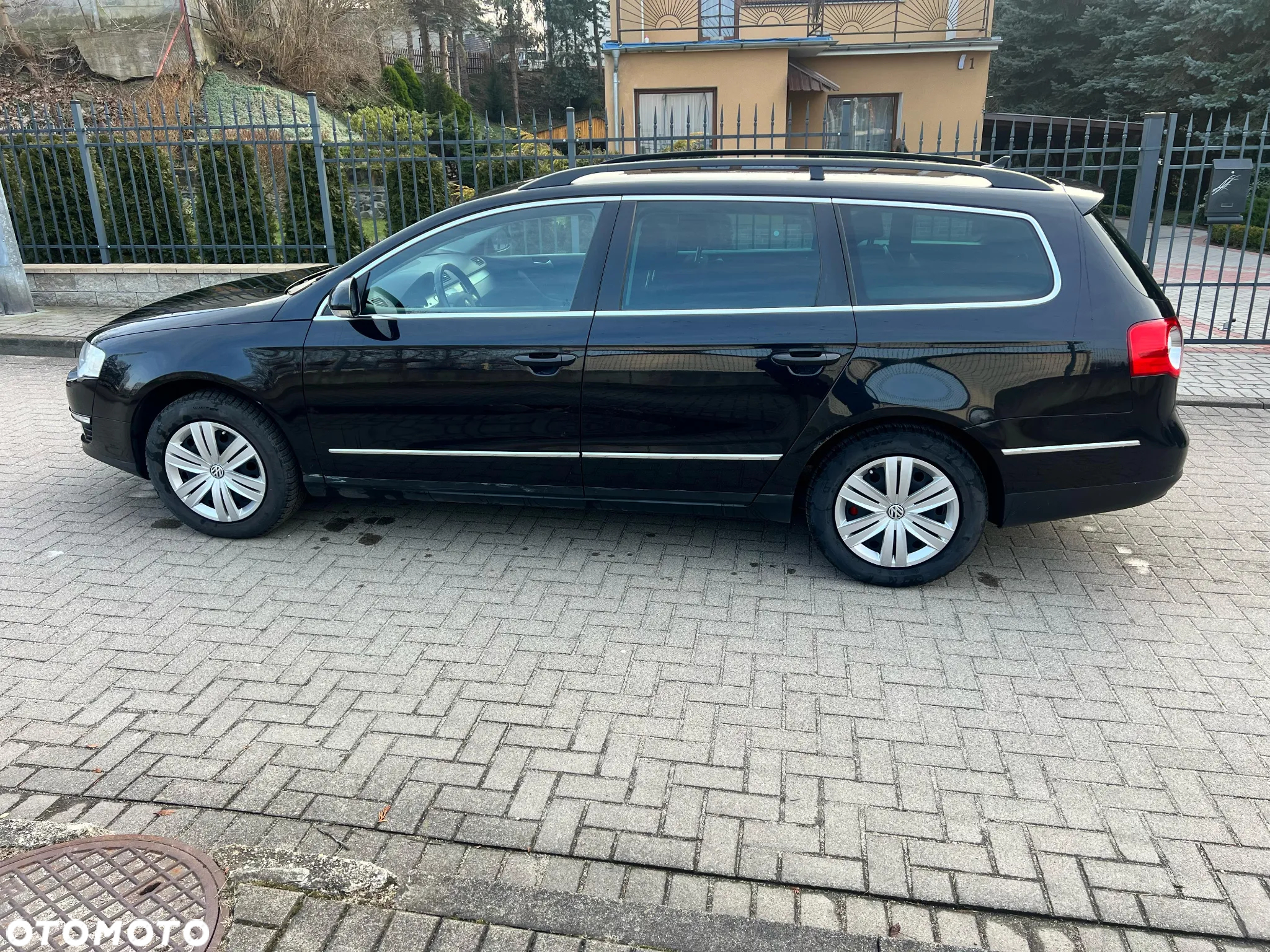 Volkswagen Passat 2.0 TDI DPF BlueMot Comfortline - 4