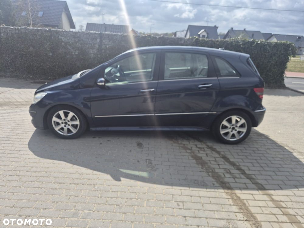 Mercedes-Benz Klasa B ver-200-cdi-blueefficiency-7g--dct - 4