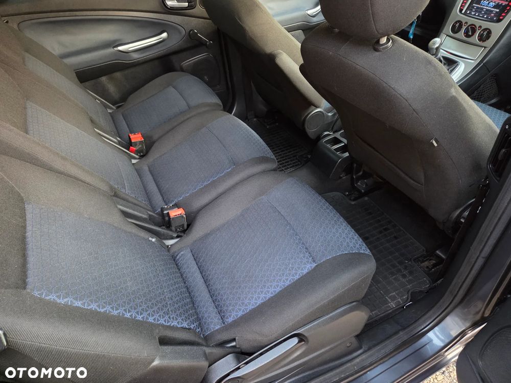 Ford Galaxy 1.8 TDCi Ambiente - 8