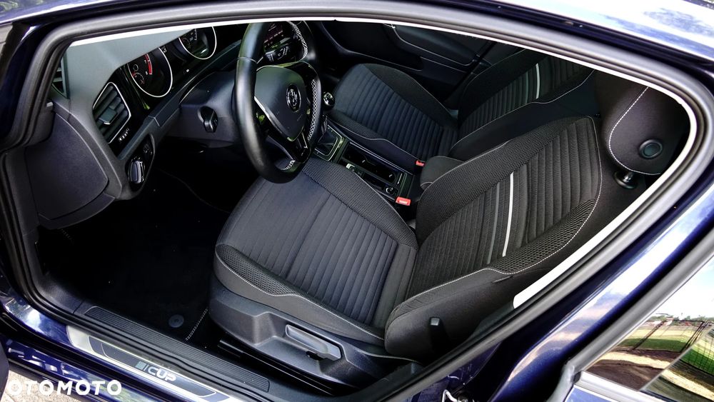 Volkswagen Golf - 4