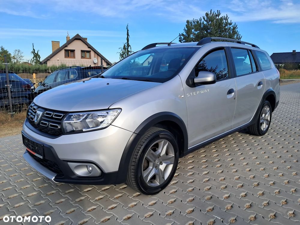 Dacia Logan TCe 90 S&S Stepway Celebration - 3