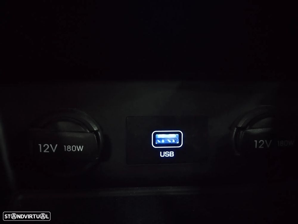 Hyundai Ioniq 1.6 GDI PHEV Tech - 37