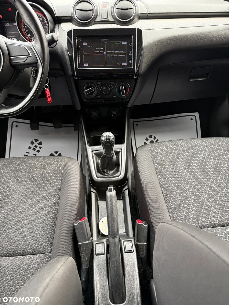 Suzuki Swift 1.2 Premium Plus - 7