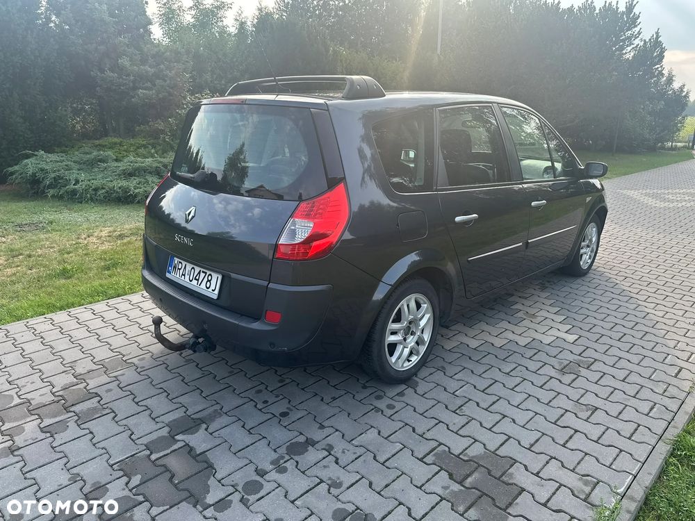 Renault Grand Scenic - 11
