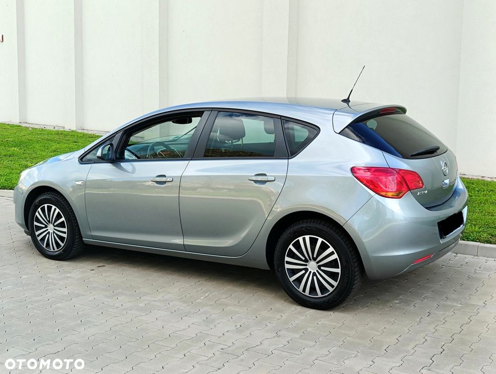Opel Astra 1.4 EcoFLEX Start/Stop Innovation - 4