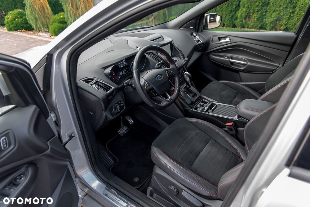 Ford Kuga 2.0 TDCi FWD ST-Line - 24