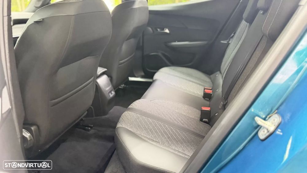 Peugeot 2008 1.2 Hybrid Allure e-DCS6 - 11