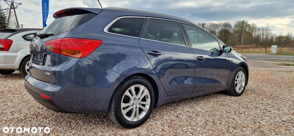 Kia Ceed - 12