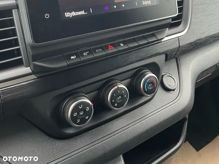 Renault Trafic - 13