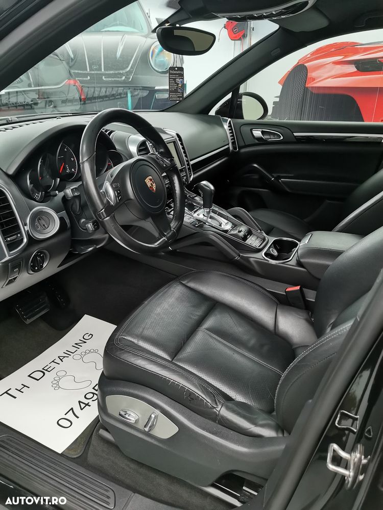 Porsche Cayenne - 4