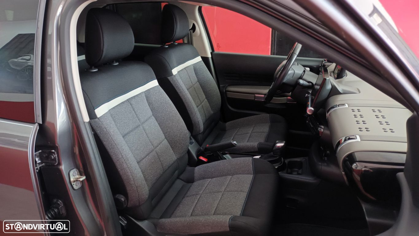 Citroën C4 Cactus 1.2 PureTech Shine EAT6 - 48