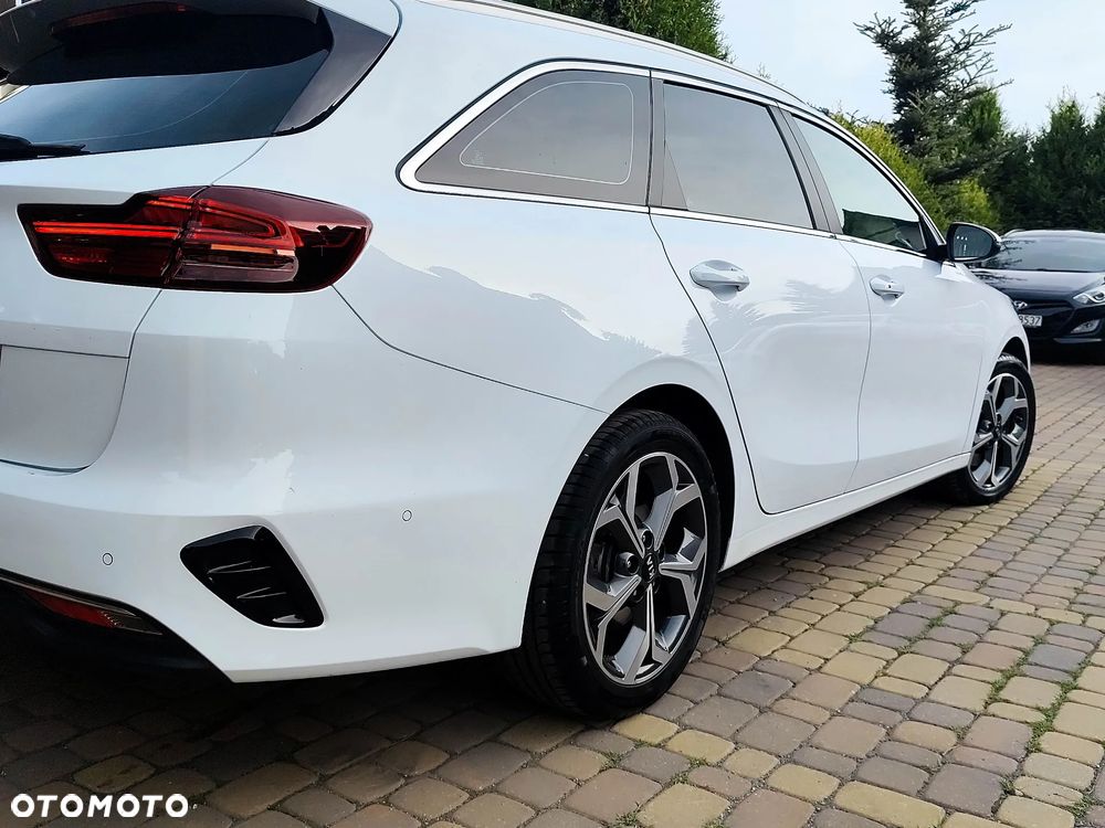 Kia Ceed 1.6 CRDi (48V Mild-Hybrid) Platinum - 34