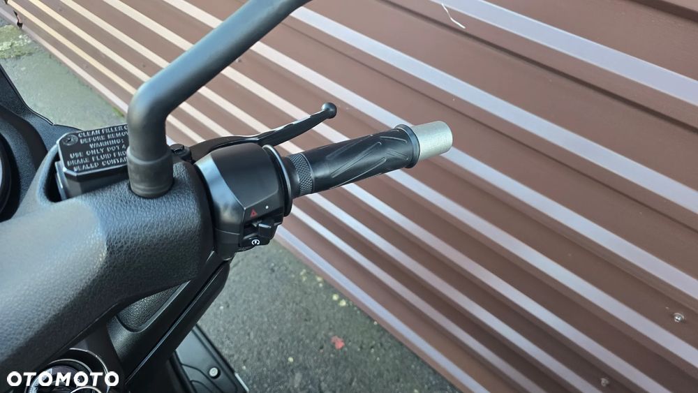 Yamaha X-max - 31