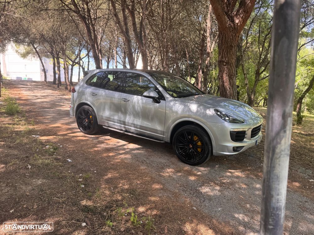 Porsche Cayenne Platinum Edition - 2