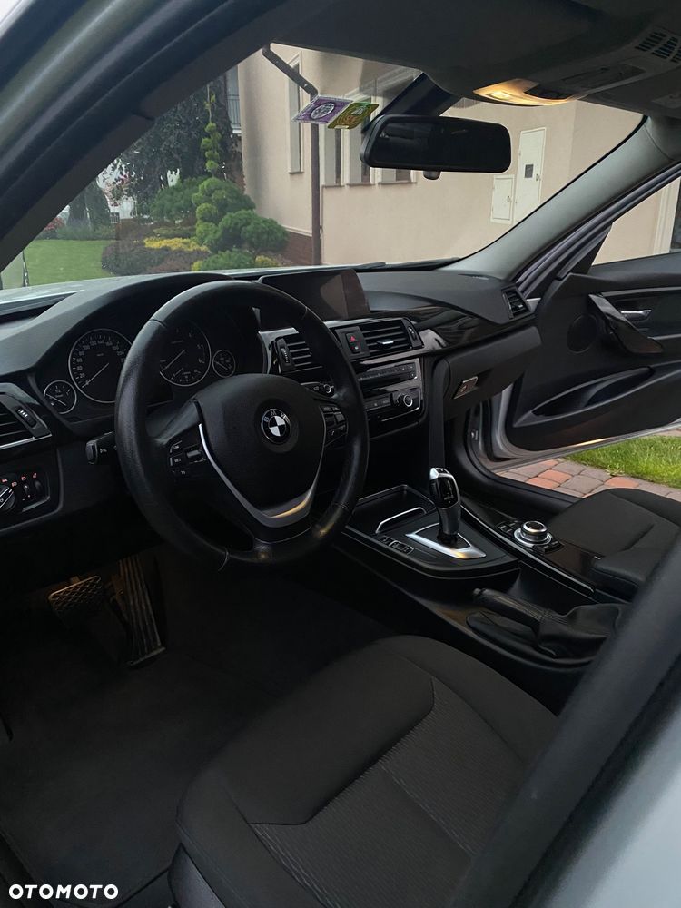 BMW Seria 3 320d - 14