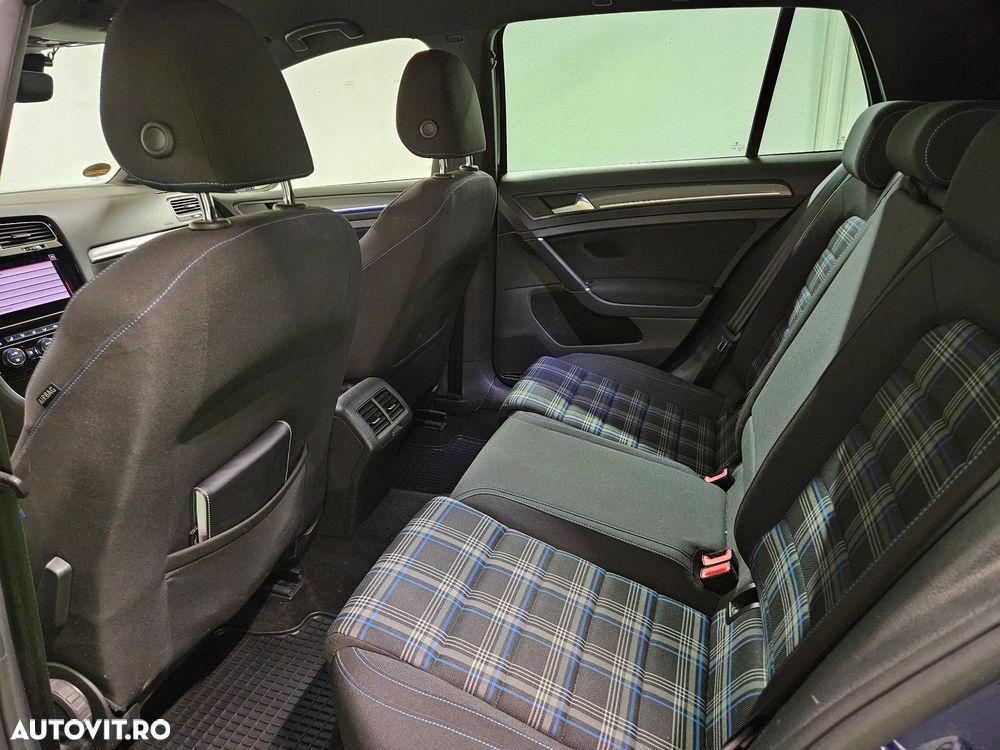 Volkswagen Golf GTE - 14