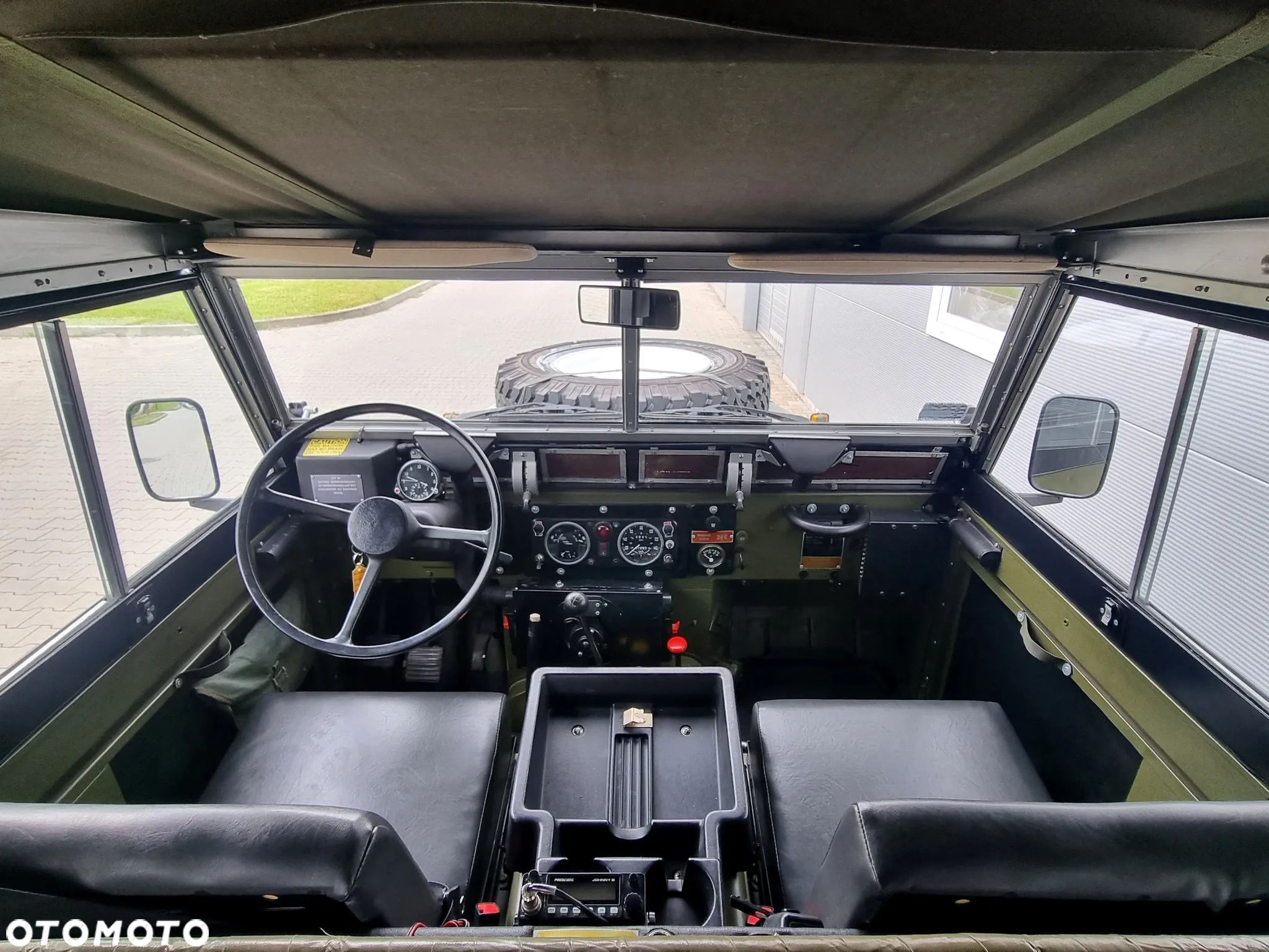 Land Rover Inny - 26