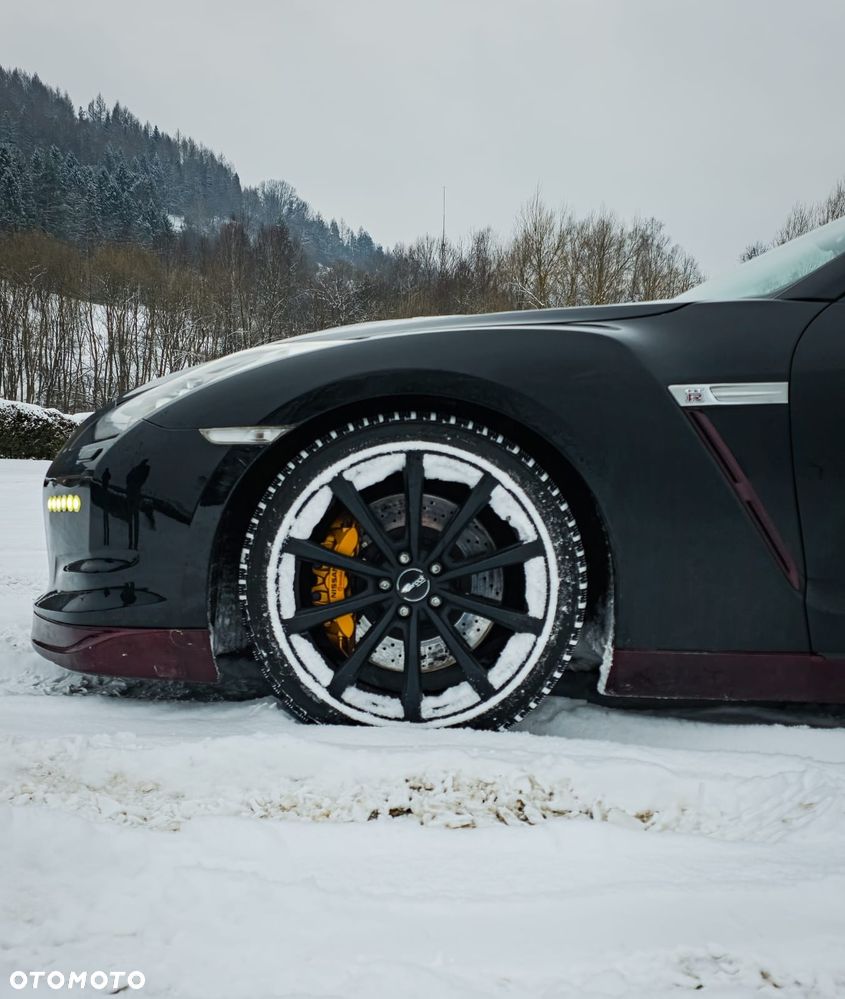 Nissan GT-R - 5