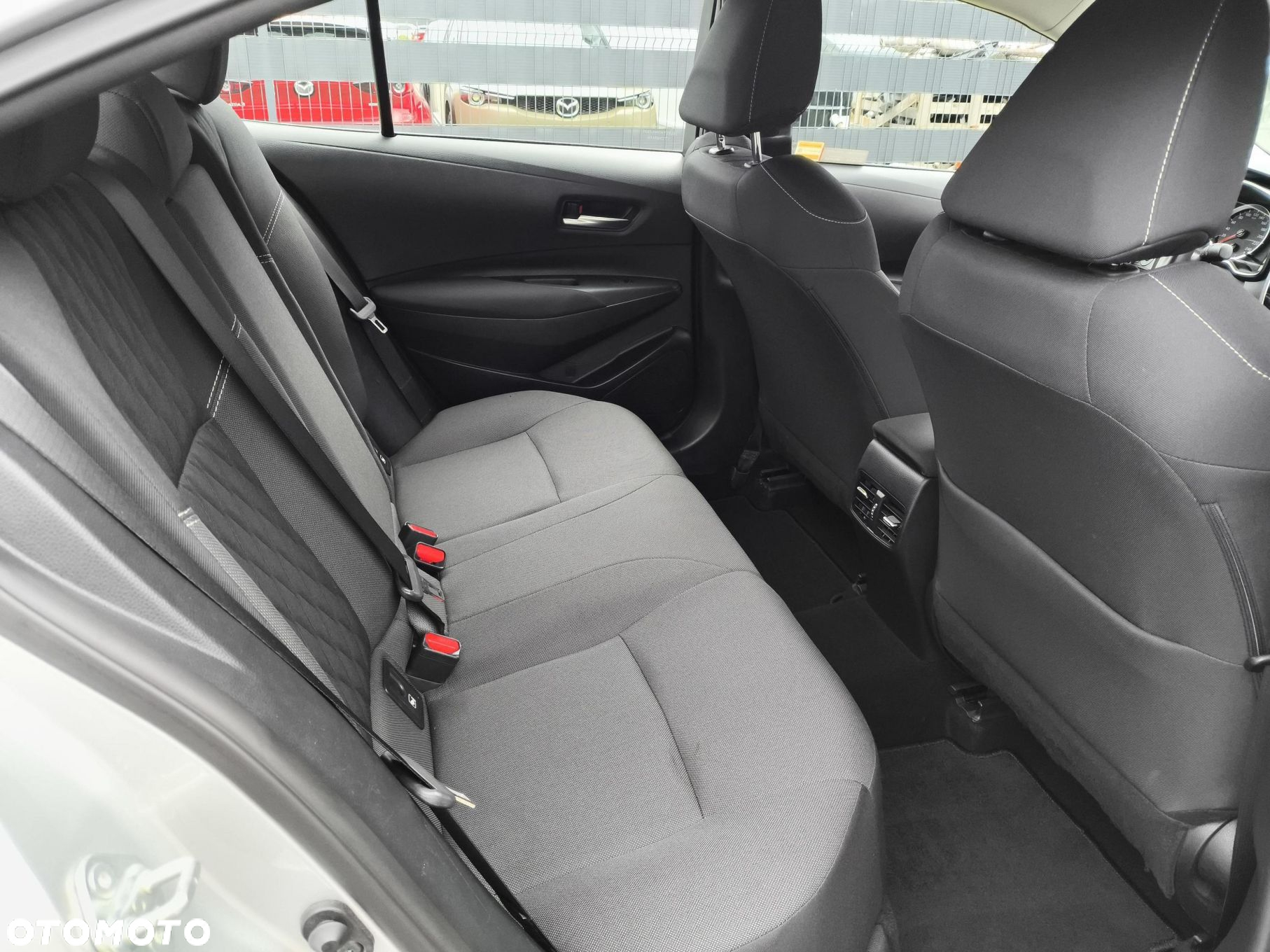 Toyota Corolla - 23