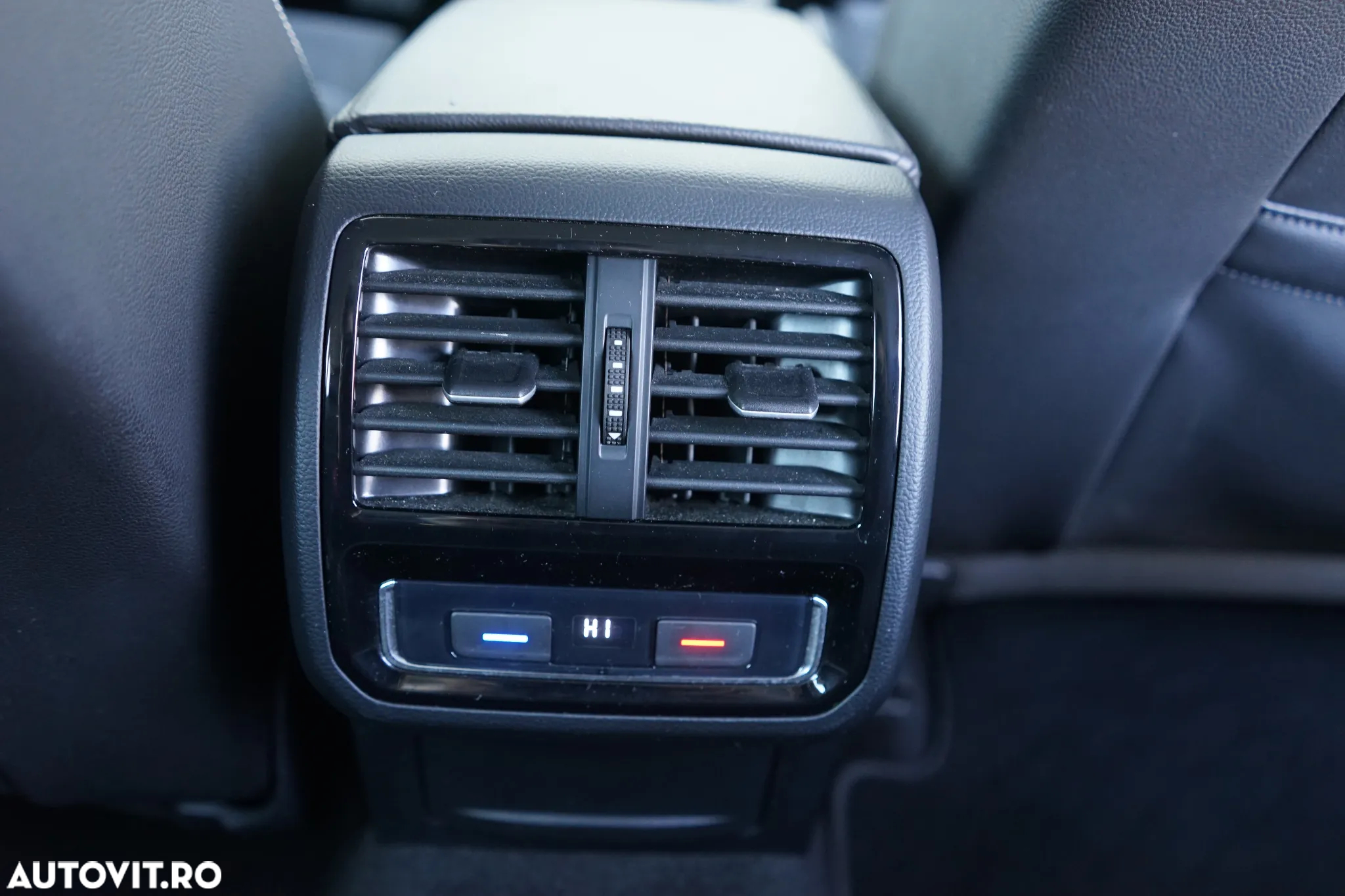 Volkswagen Passat Variant 2.0 TDI DSG Highline - 27