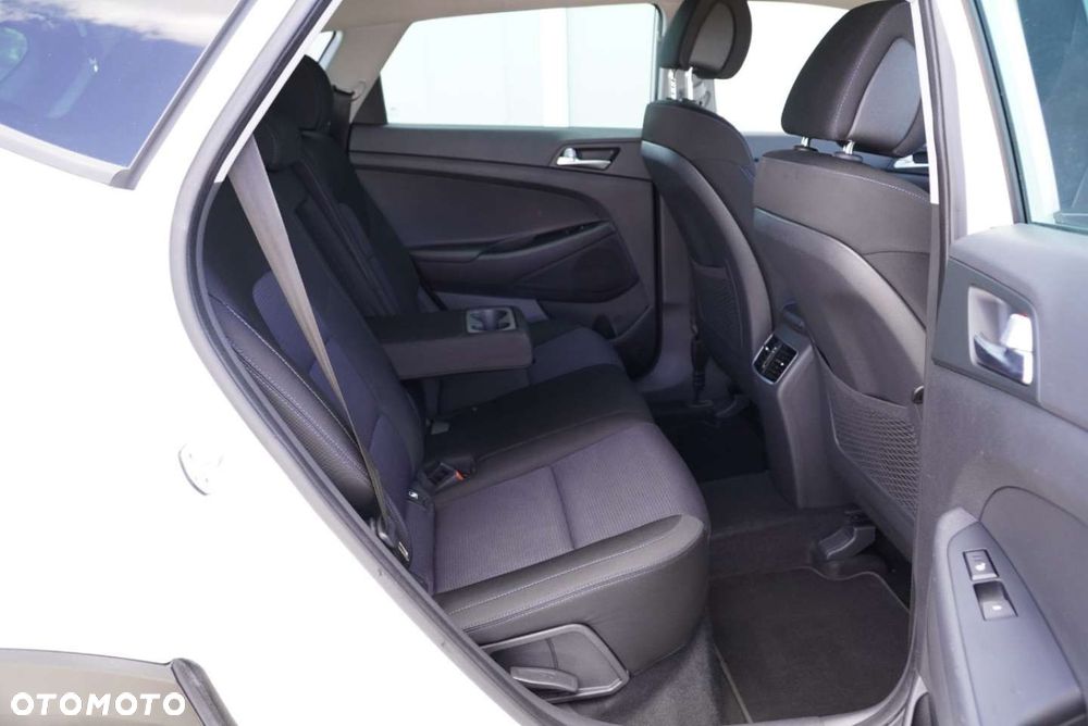 Hyundai Tucson 1.7 CRDI BlueDrive Comfort 2WD - 11