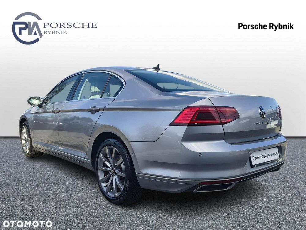 Volkswagen Passat - 4