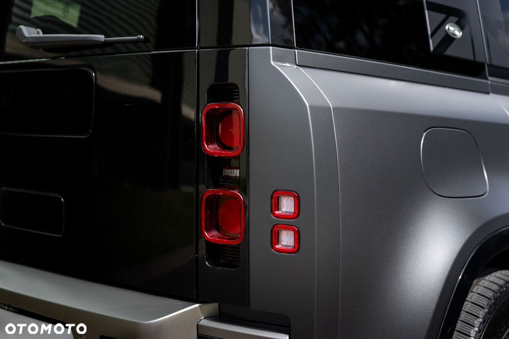 Land Rover Defender - 9