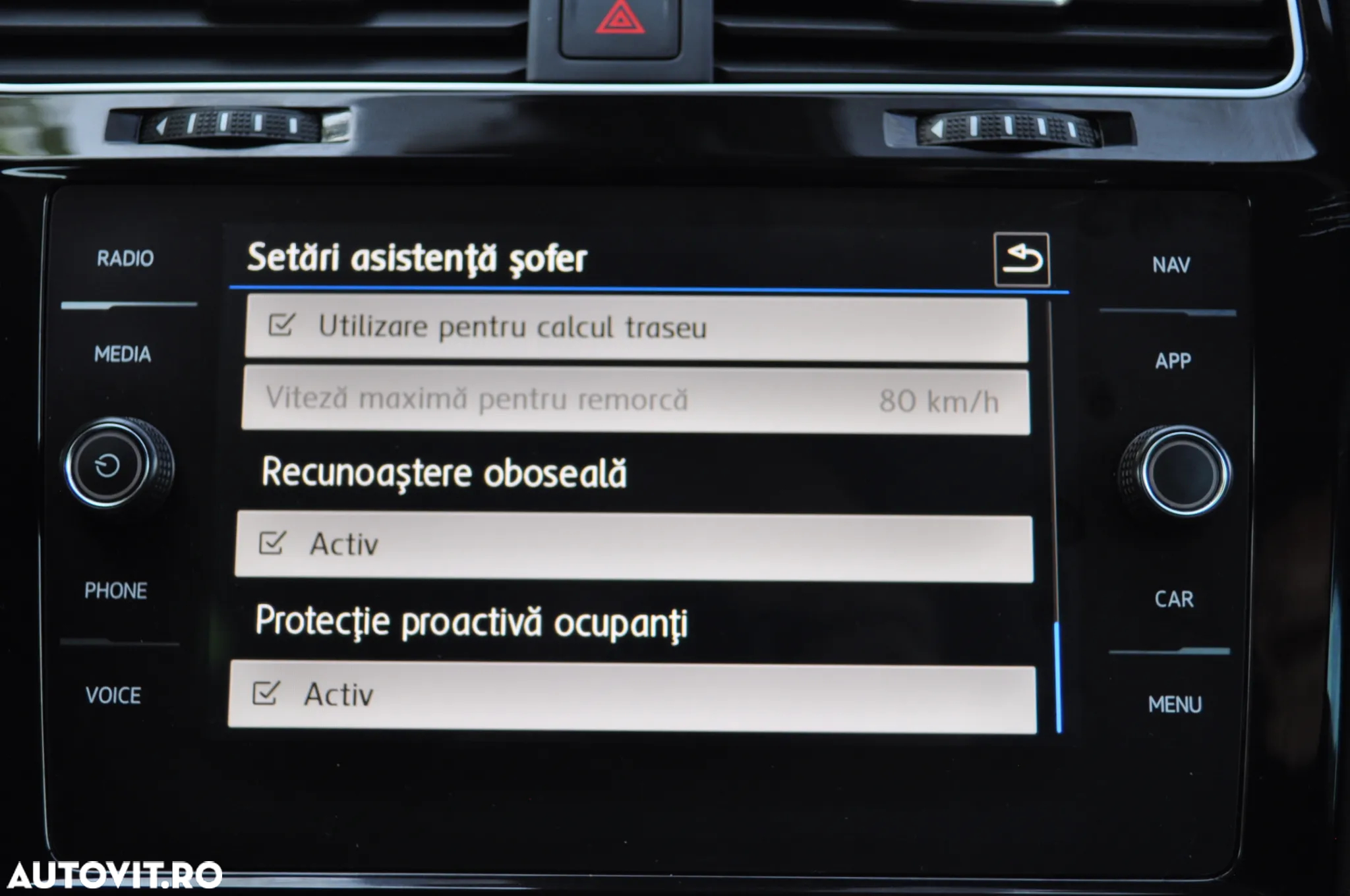 Volkswagen Golf 2.0 TDI DSG R-Line - 23