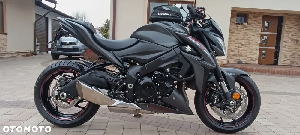 Suzuki GSX 1000 - 3