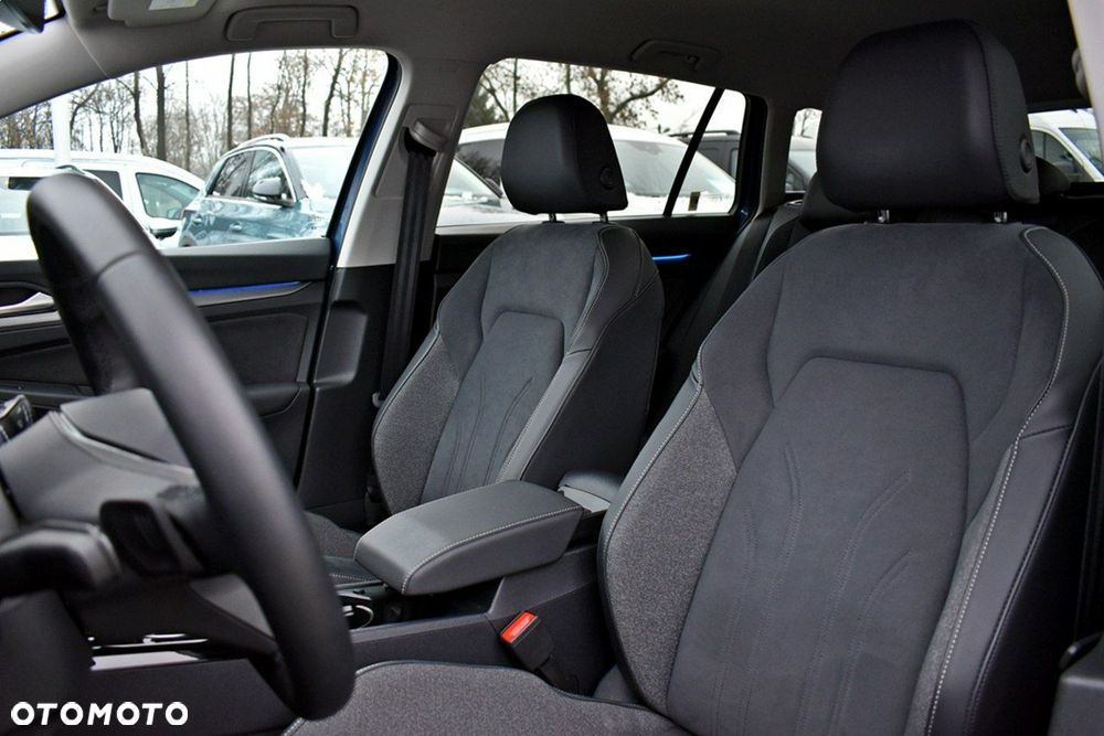 Volkswagen Golf 1.5 eTSI OPF DSG Style - 10