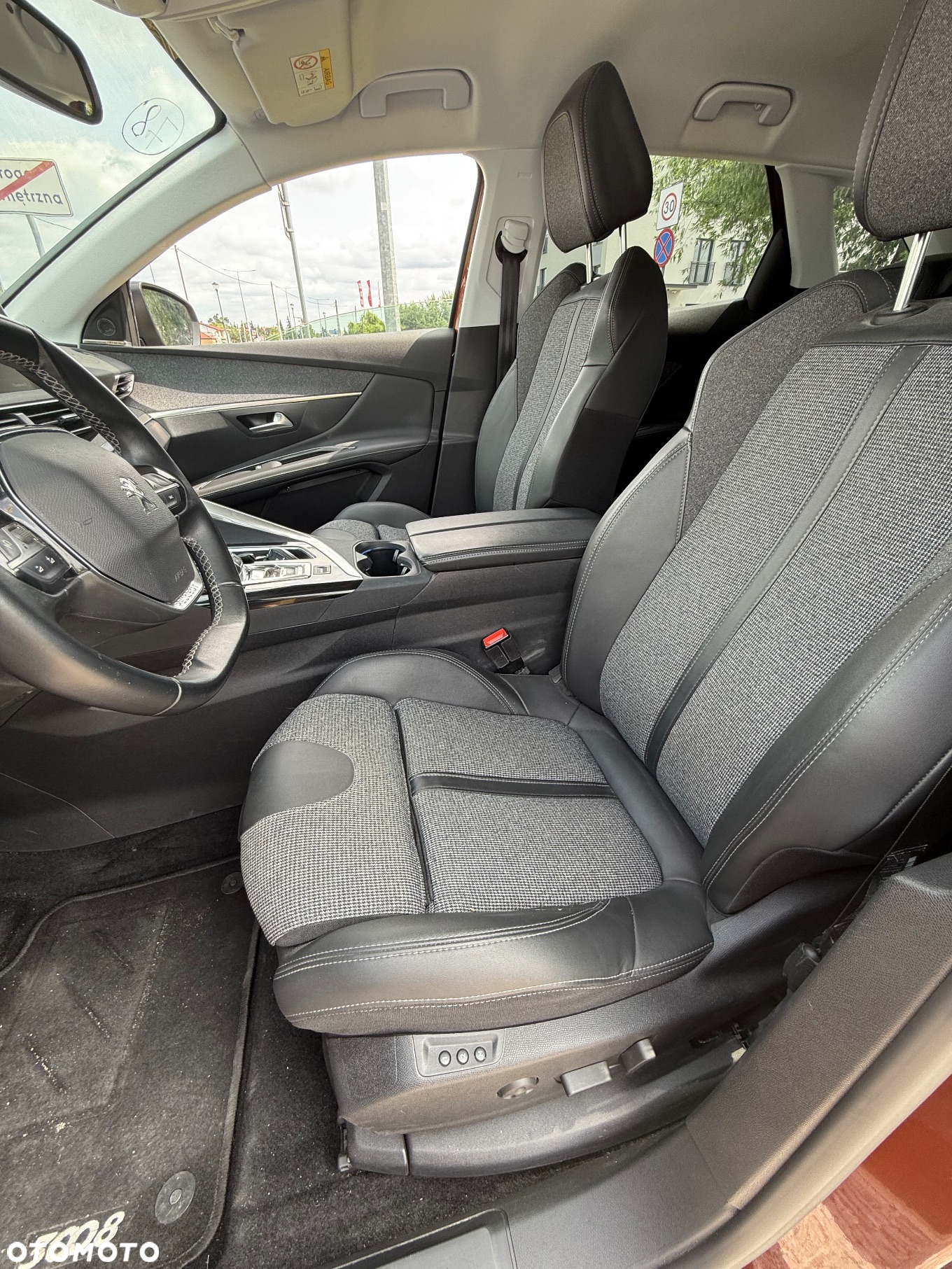 Peugeot 3008 1.2 PureTech Allure Pack S&S EAT8 - 19