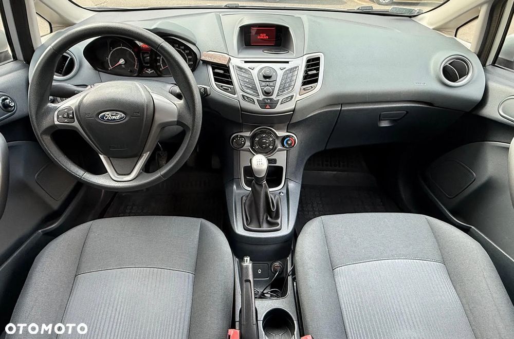 Ford Fiesta 1.4 TDCi Ambiente - 14