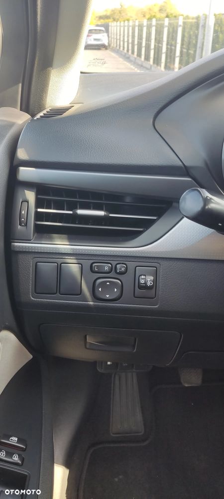 Toyota Avensis Touring Sports 1.8 Executive - 24