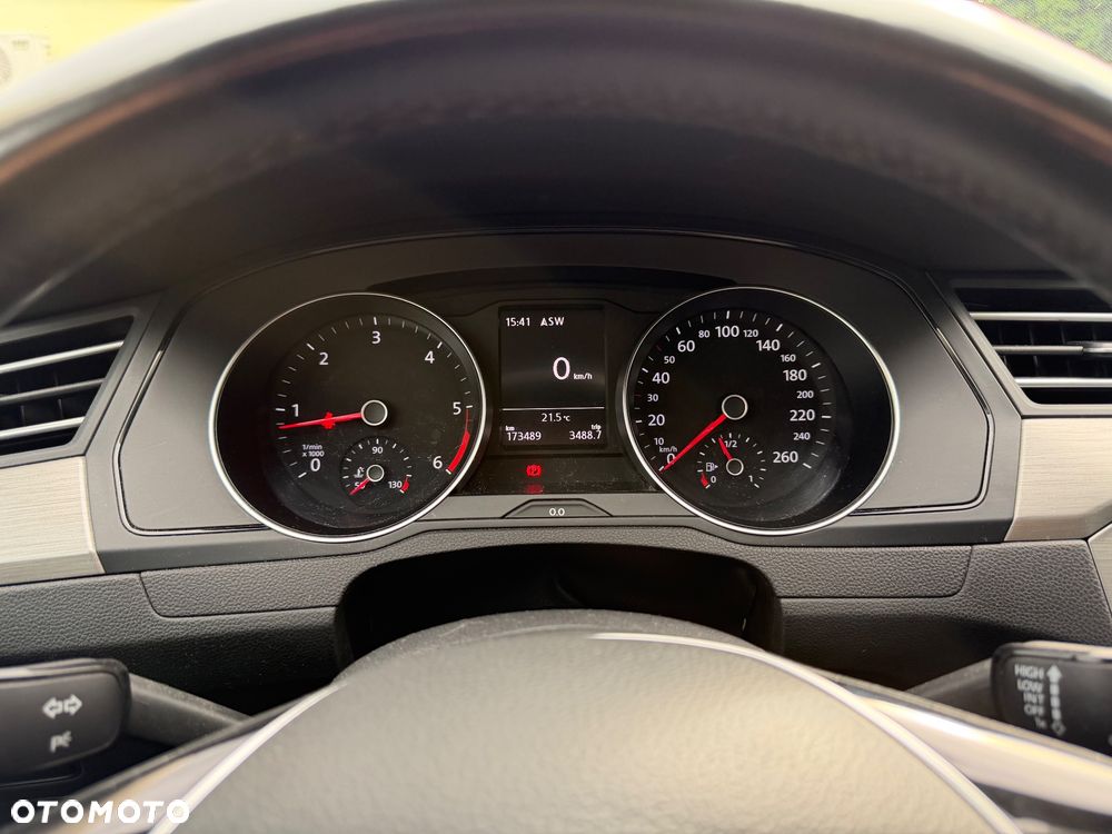 Volkswagen Passat 1.6 TDI BMT Trendline - 16