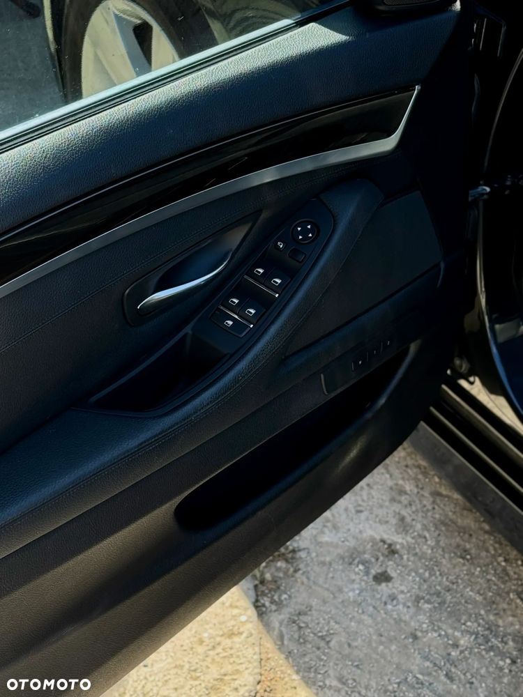 BMW Seria 5 528i - 18