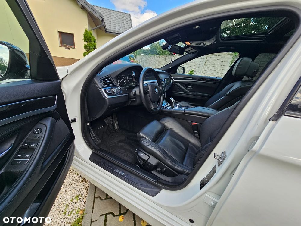 BMW Seria 5 520d Touring Sport-Aut - 11