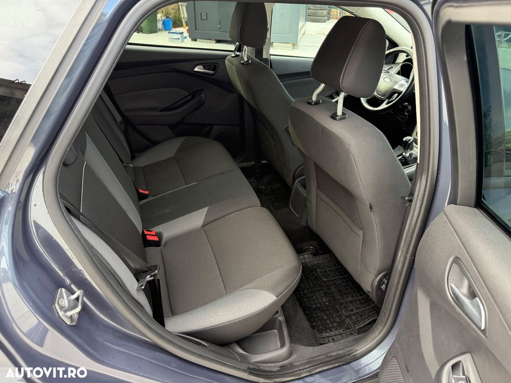 Ford Focus Turnier 1.6 TDCi DPF Titanium - 11