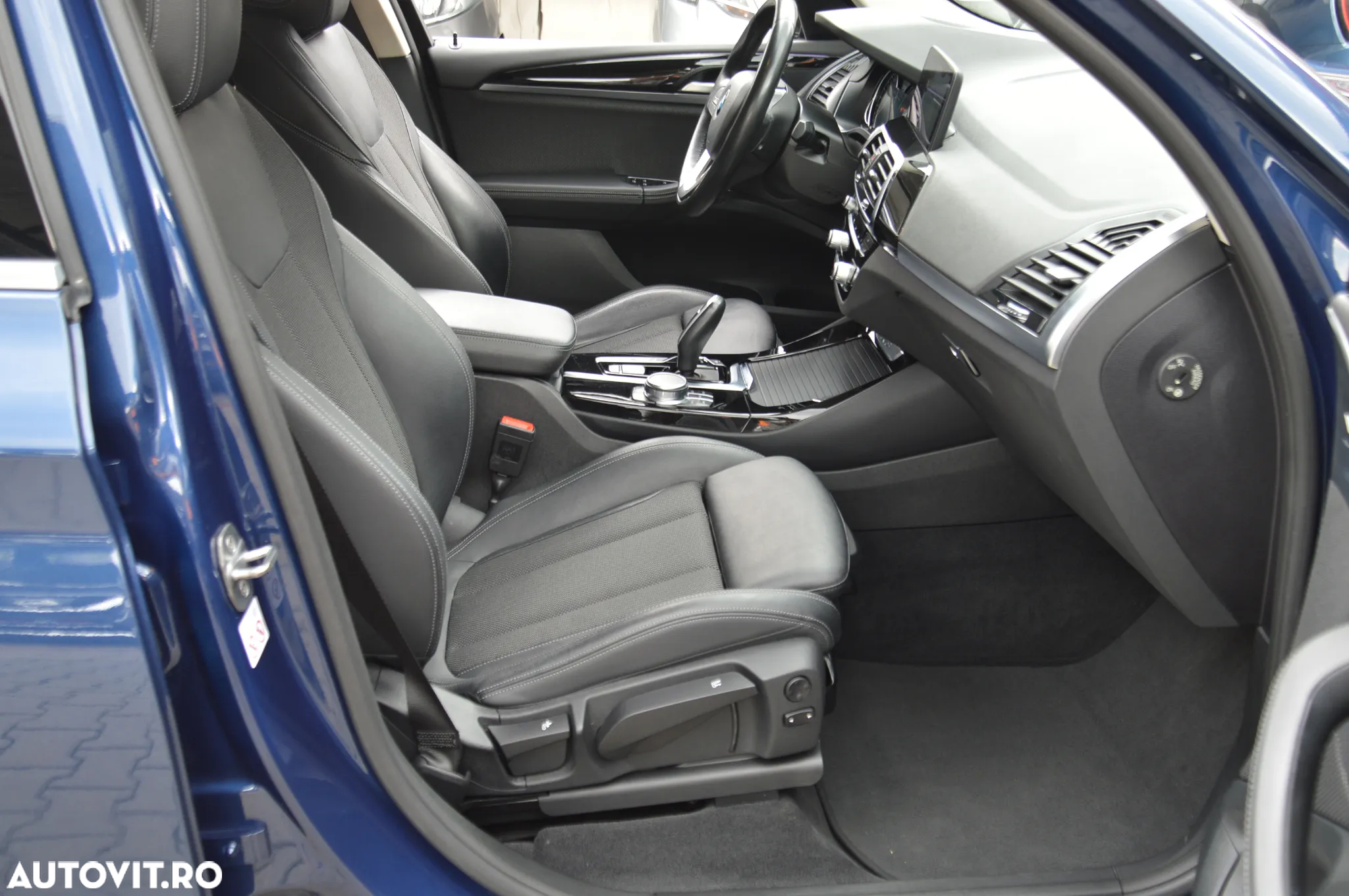 BMW X3 xDrive20d AT Luxury Line - 9