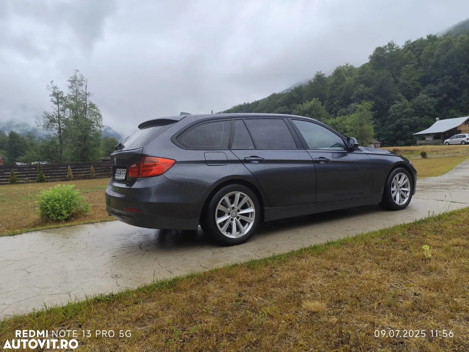 BMW Seria 3 318d DPF Touring Aut. - 14